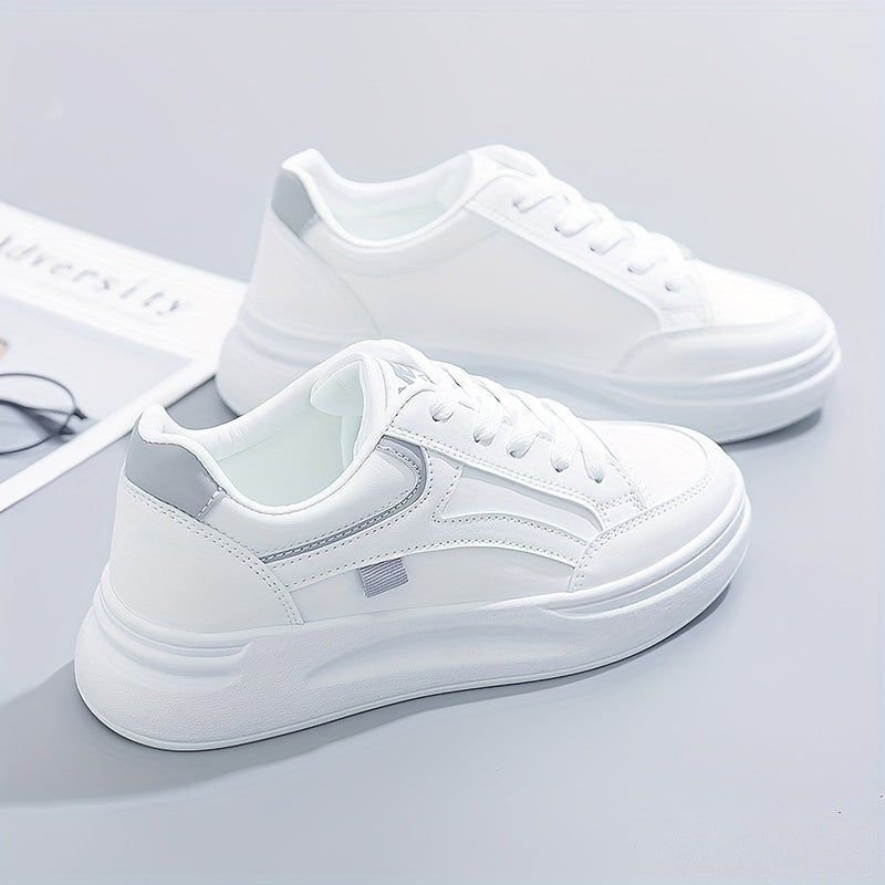 Elegante weiße Sneakers mit angenehmem Tragekomfort