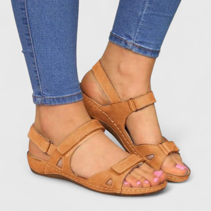 Avrie - Komfortable Flache Sandalen