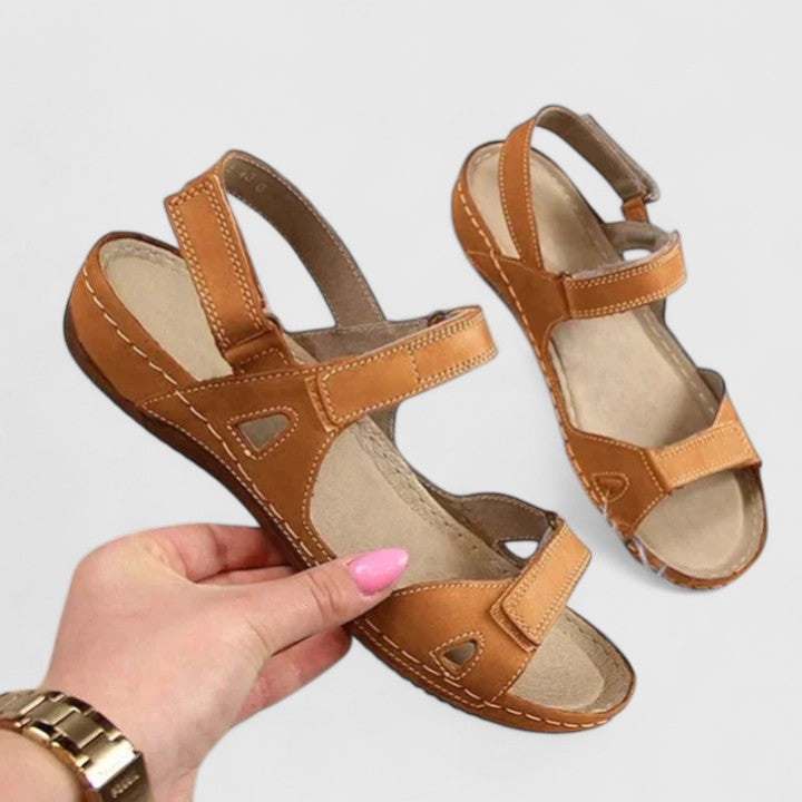 Avrie - Komfortable Flache Sandalen