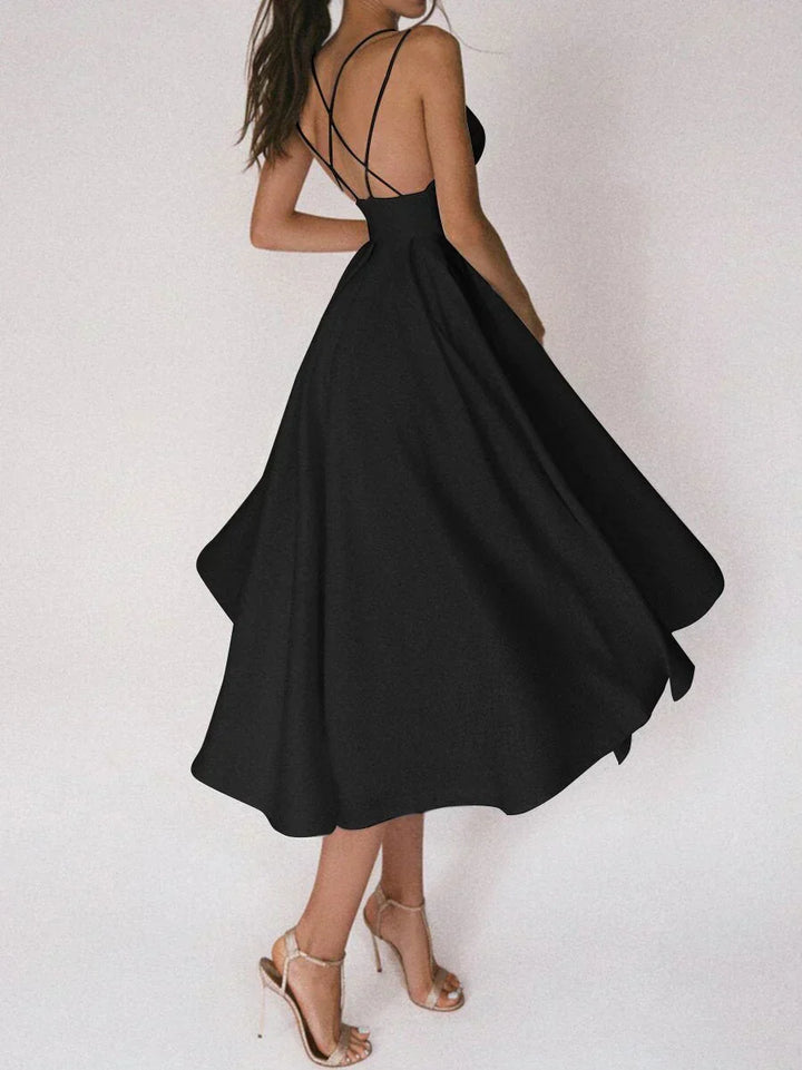 Elara - Stilvolles Minimalistisches Kleid