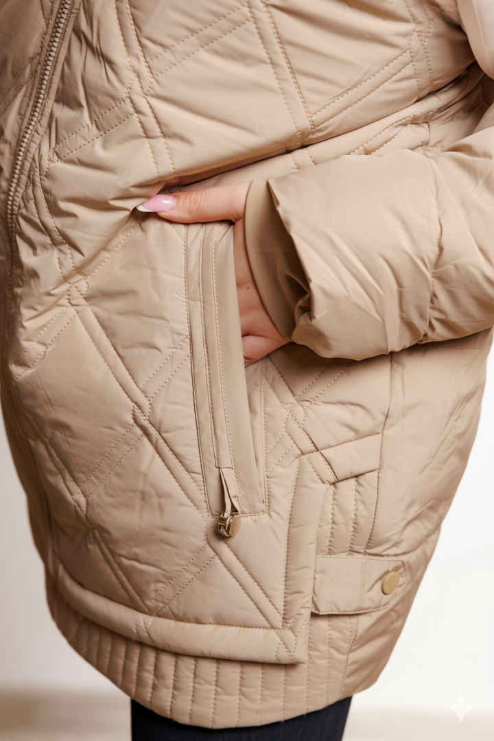 Teresa | Curvy Steppjacke mit Kapuze