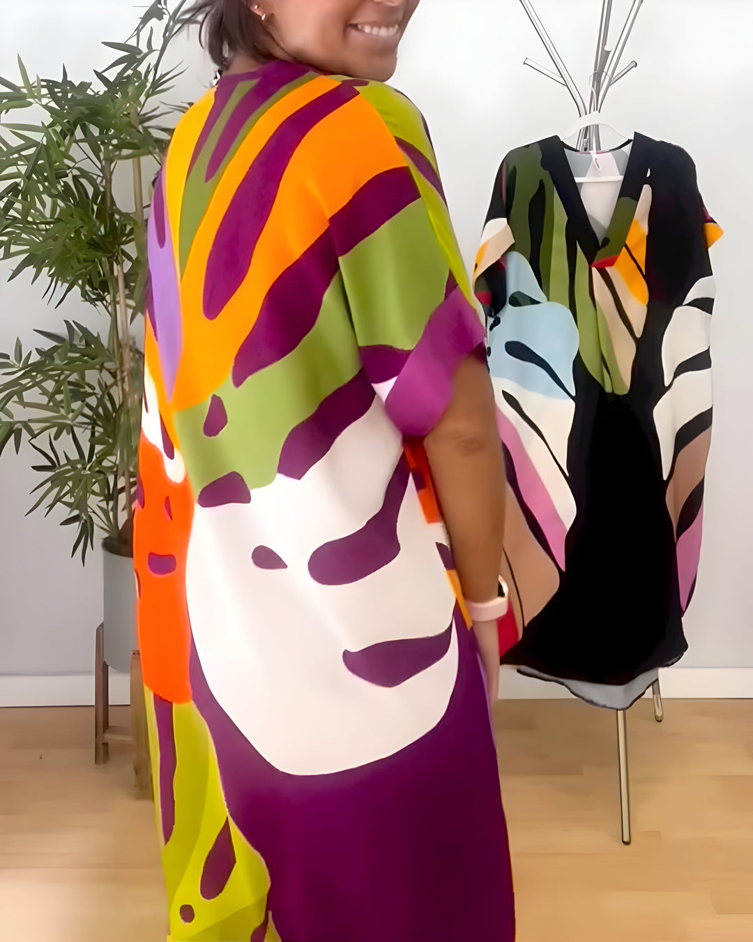 Rianna - Kleid mit Modernem Abstract-Design