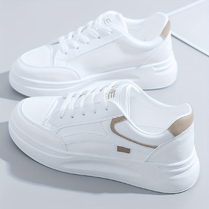 Elegante weiße Sneakers mit angenehmem Tragekomfort