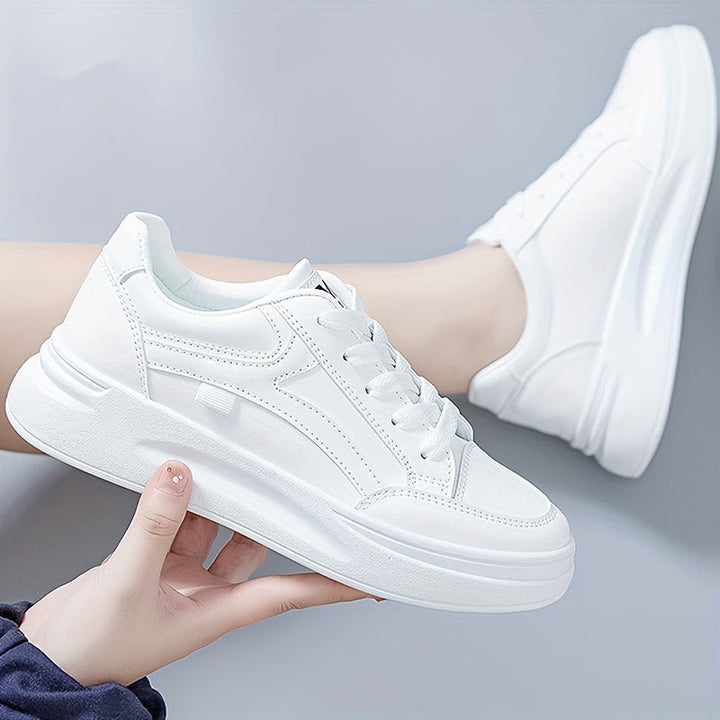 Elegante weiße Sneakers mit angenehmem Tragekomfort