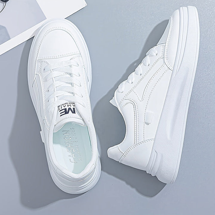 Elegante weiße Sneakers mit angenehmem Tragekomfort