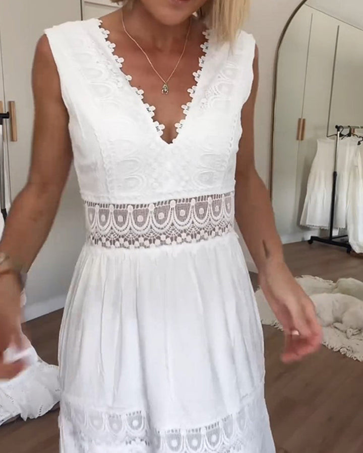 Circe - V-Ausschnitt Spitzen-Camisole-Kleid