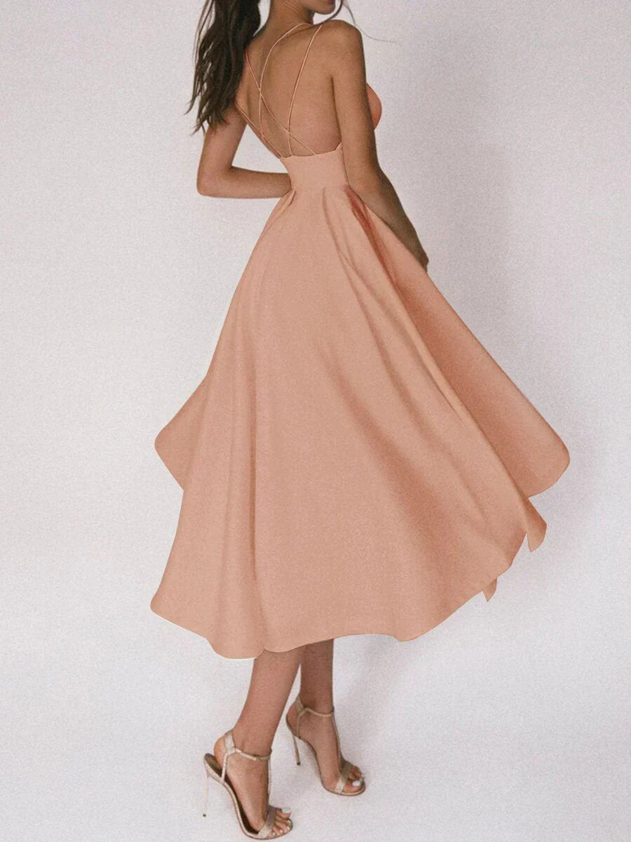 Elara - Stilvolles Minimalistisches Kleid