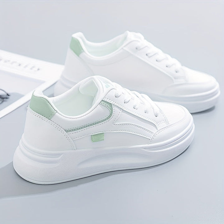 Elegante weiße Sneakers mit angenehmem Tragekomfort