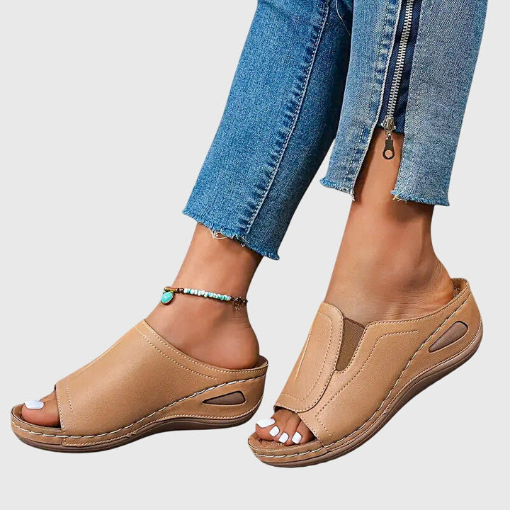 Hazel - Bequeme Orthopädische Sandalen
