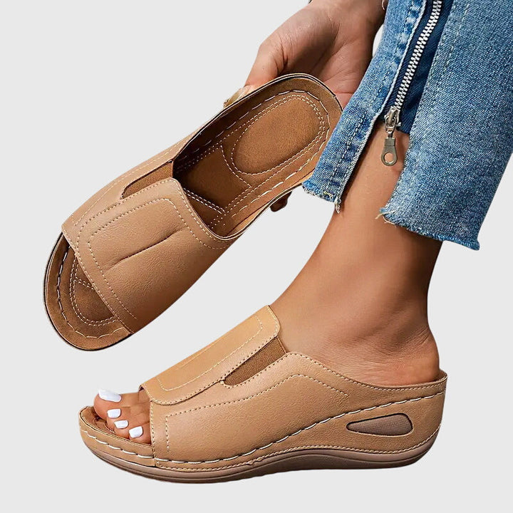 Hazel - Bequeme Orthopädische Sandalen