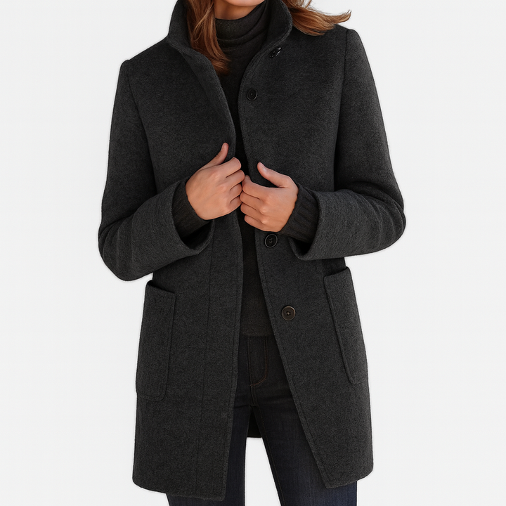 Marta | Gerade Jacke mit Stehkragen und Knöpfen