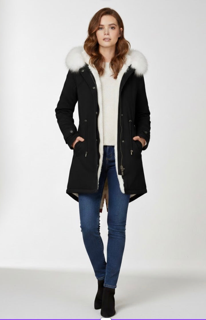 Beatrice | Langer Parka mit Kapuze aus Kunstfell