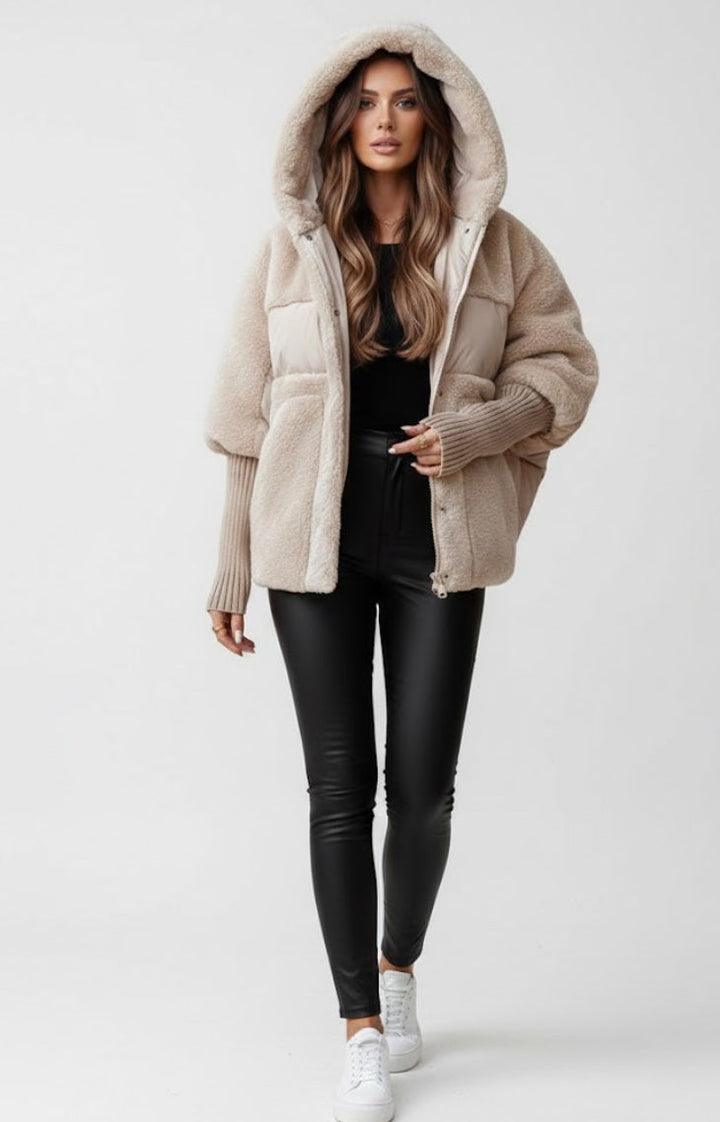 Simona | Teddyjacke mit Kapuze und gepolsterten Einsätzen