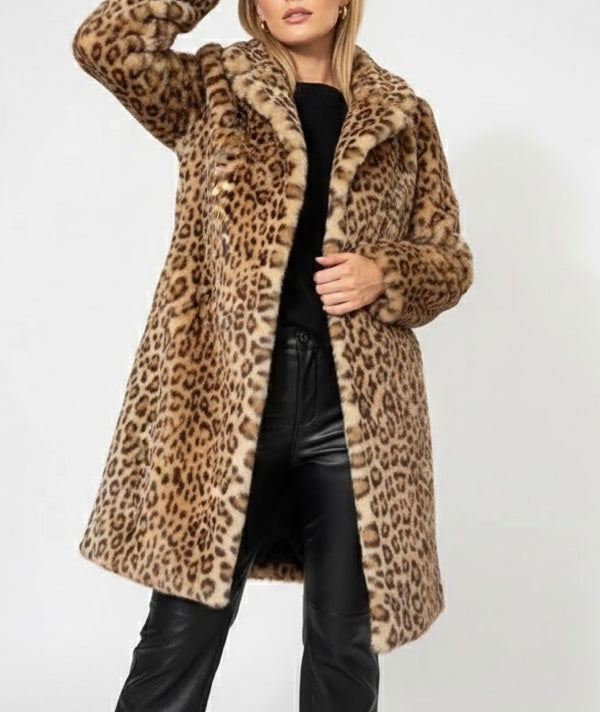 Greta | Mantel aus Öko-Fell mit Leopardenmuster