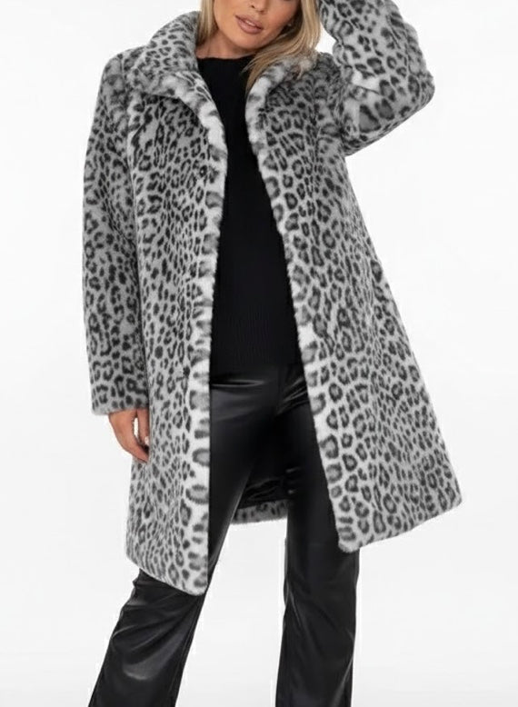 Greta | Mantel aus Öko-Fell mit Leopardenmuster