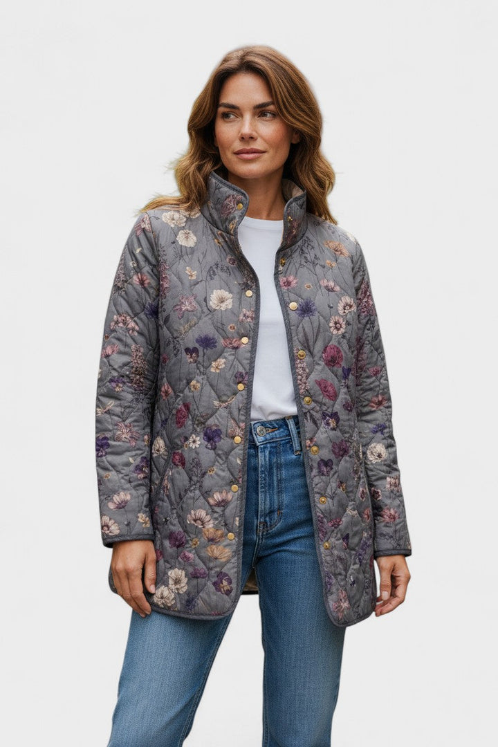 Valeria – Steppjacke mit poetischem Blütenprint
