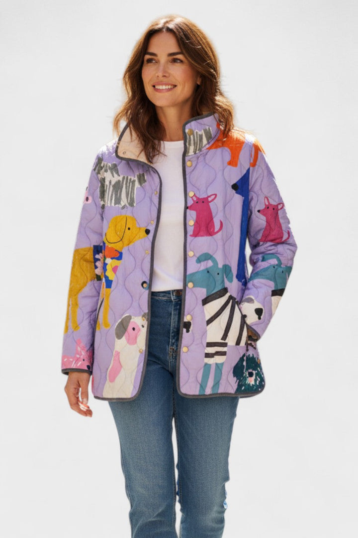 Selina – Steppjacke mit verspieltem Hunde-Motiv