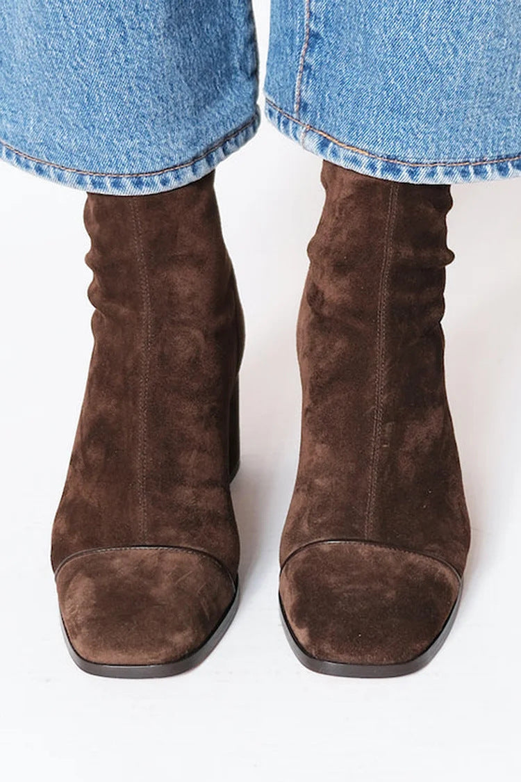 Alma – Veloursleder-Stiefeletten mit Absatz