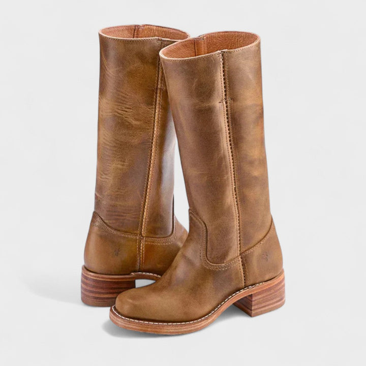 Traditionelle Reitstiefel mit hohem Schaft