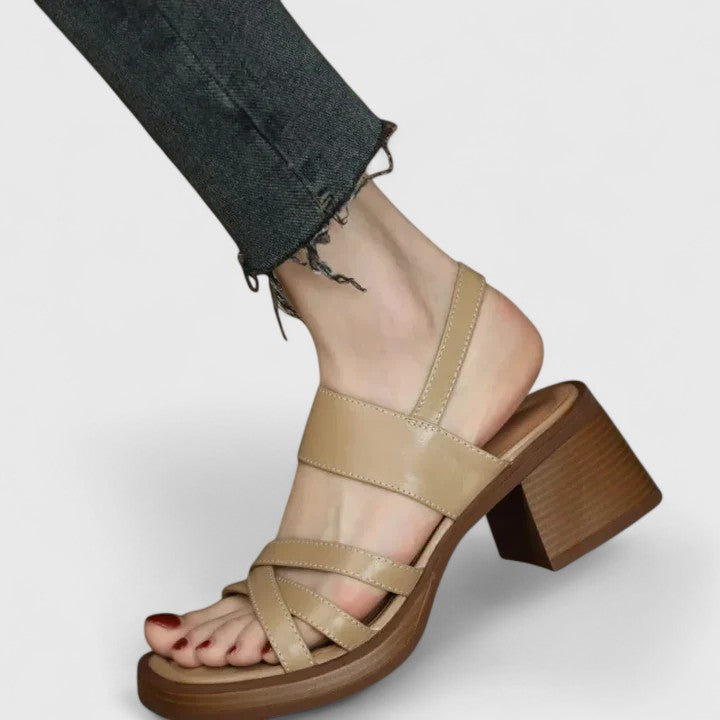 Celeste - Stilvolle Kreuzsandalen