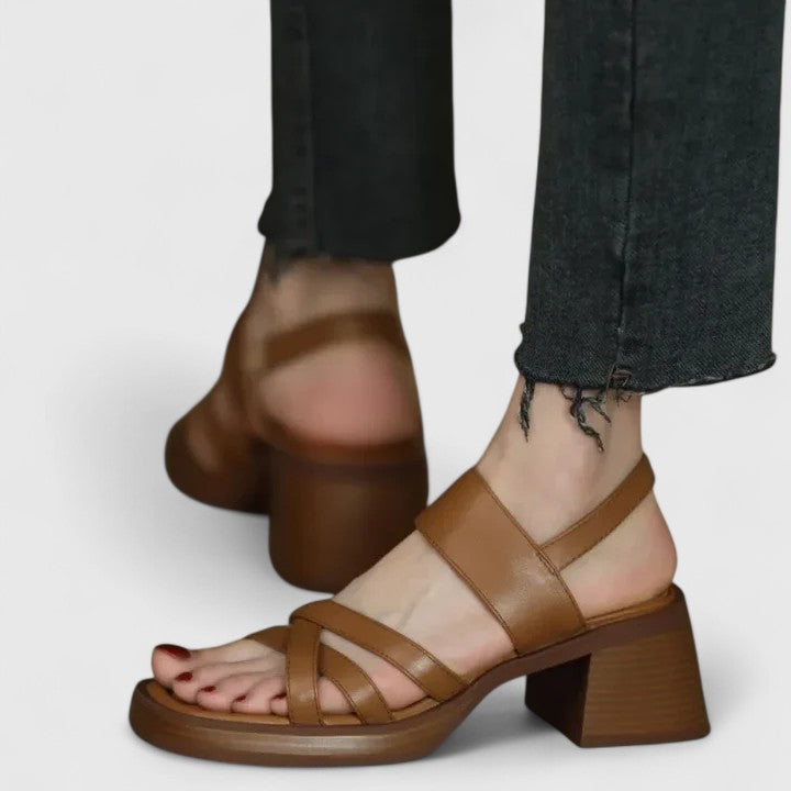 Celeste - Stilvolle Kreuzsandalen