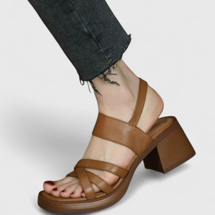 Celeste - Stilvolle Kreuzsandalen