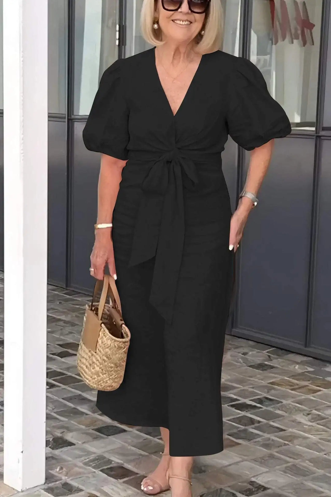 LYNORA | Elegantes Midi-Kleid mit V-Ausschnitt