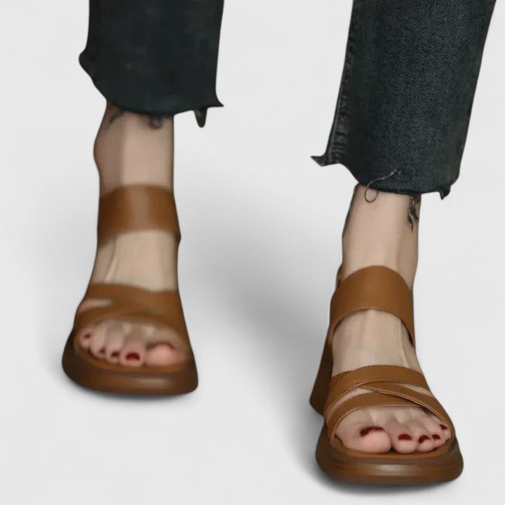 Celeste - Stilvolle Kreuzsandalen