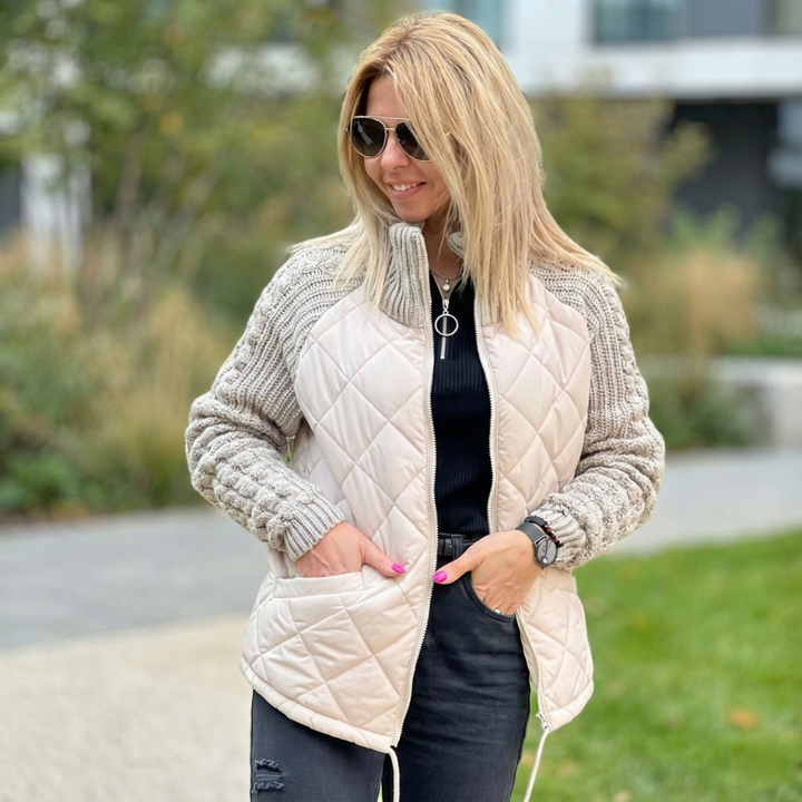 Carina | Strickjacke mit gesteppter Vorderseite