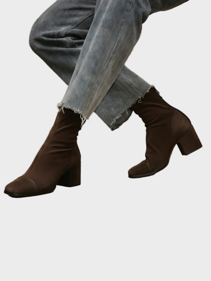 Alma – Veloursleder-Stiefeletten mit Absatz