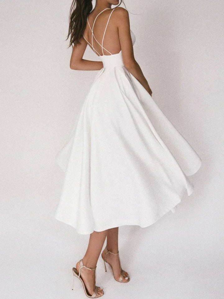 Elara - Stilvolles Minimalistisches Kleid