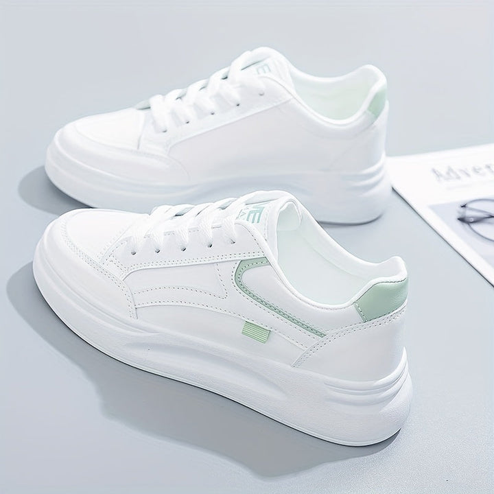 Elegante weiße Sneakers mit angenehmem Tragekomfort