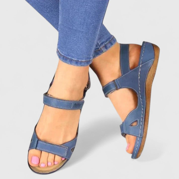 Avrie - Komfortable Flache Sandalen