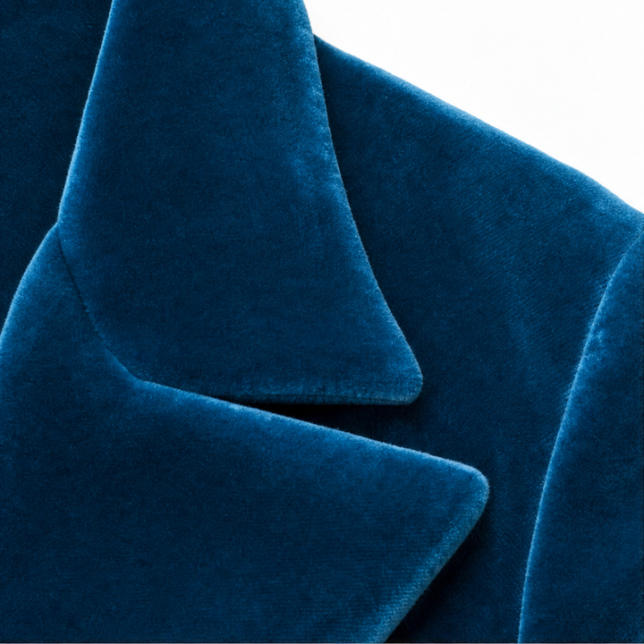 Valentina | Eleganter Samtmantel mit Animal-Details