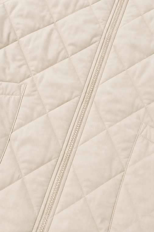 Lorena | Hybrid-Steppjacke mit Zopfstrick-Ärmeln