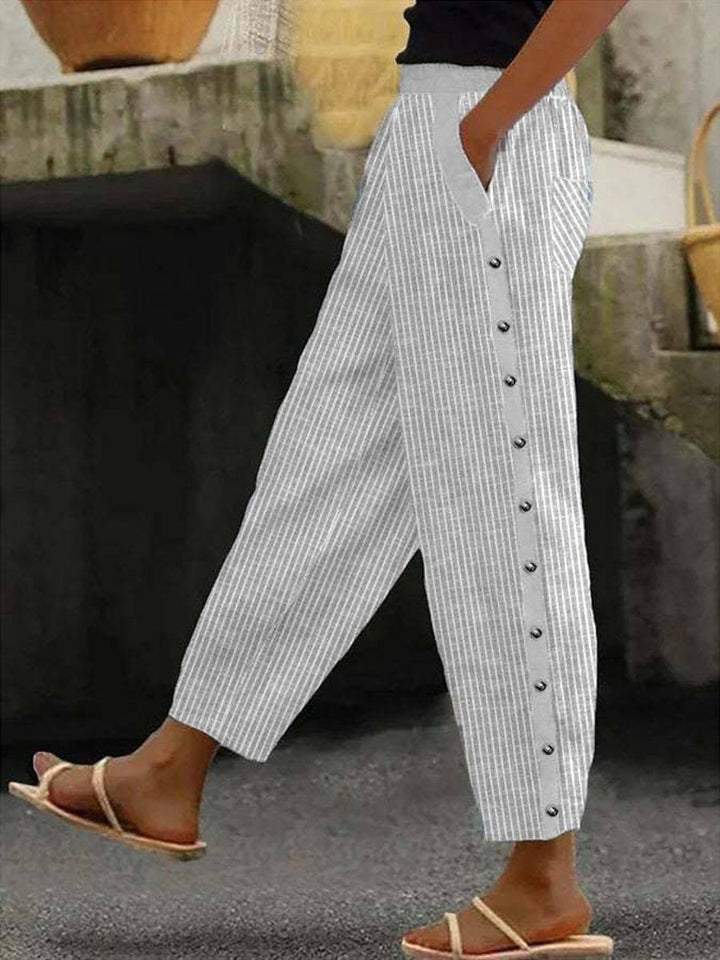 Linaya - Gestreifte Hose mit Knopfdetails
