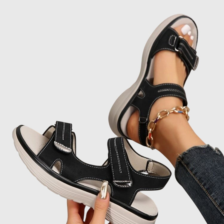 Calline - Sandalen mit anpassbarem Riemen