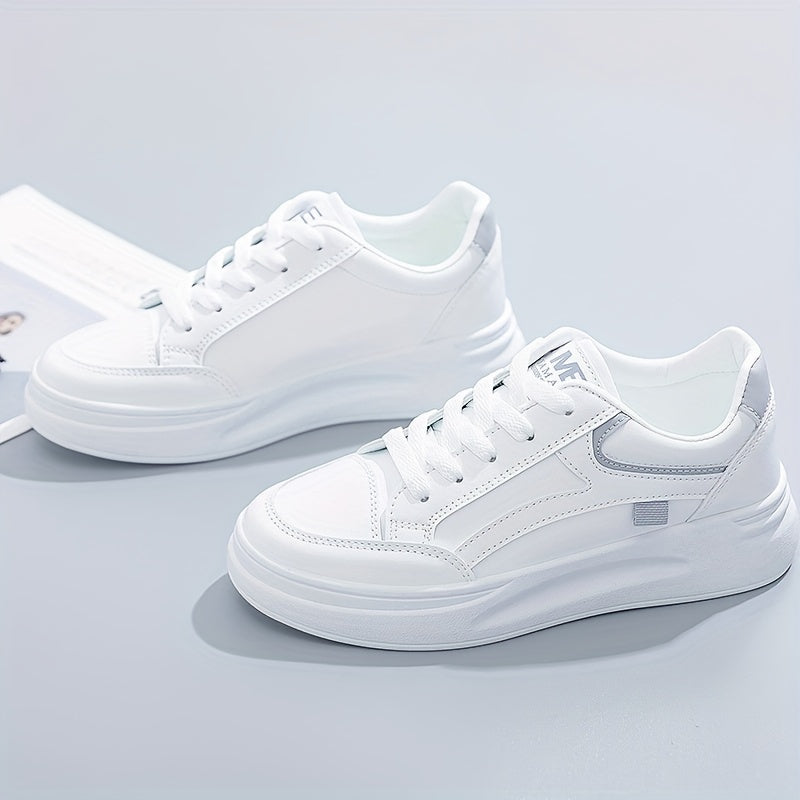 Elegante weiße Sneakers mit angenehmem Tragekomfort