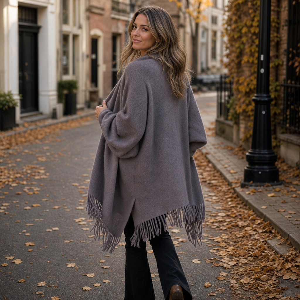 Tanja | Strick-Poncho mit Fransensaum