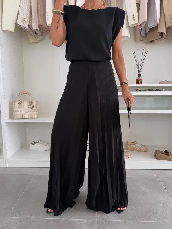 Marian - Stilvolles Plissee-Outfit