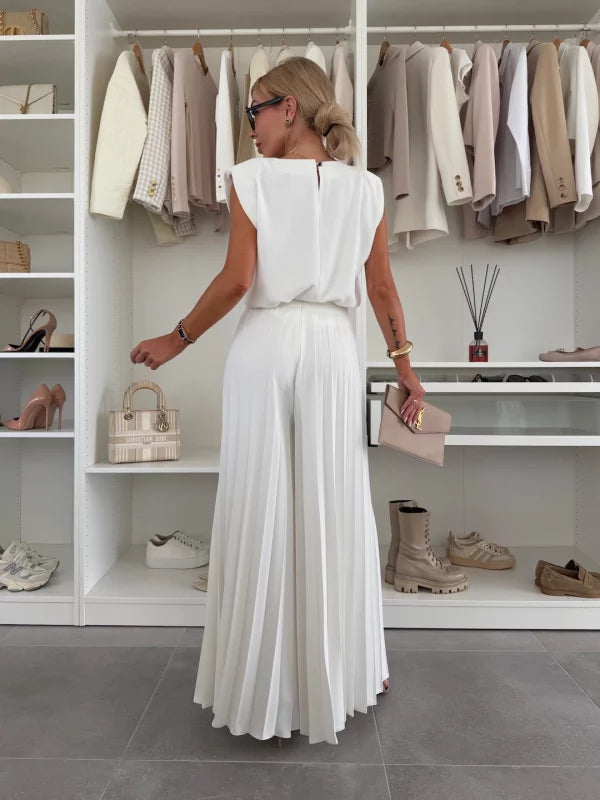 Marian - Stilvolles Plissee-Outfit