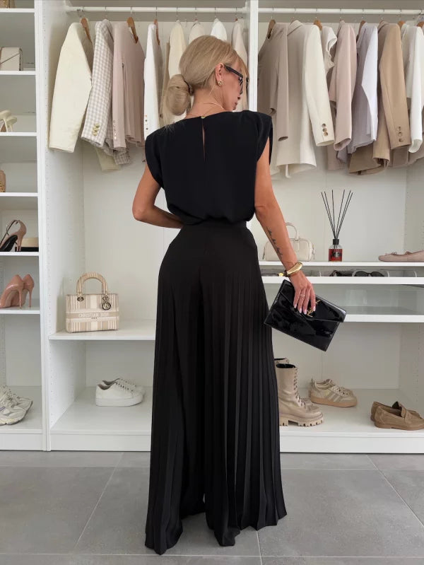 Marian - Stilvolles Plissee-Outfit