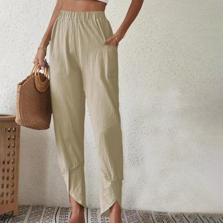 Essari - Hose mit Schlitzdetails