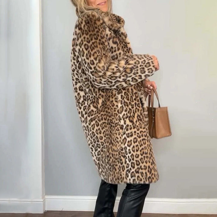 Greta | Mantel aus Öko-Fell mit Leopardenmuster