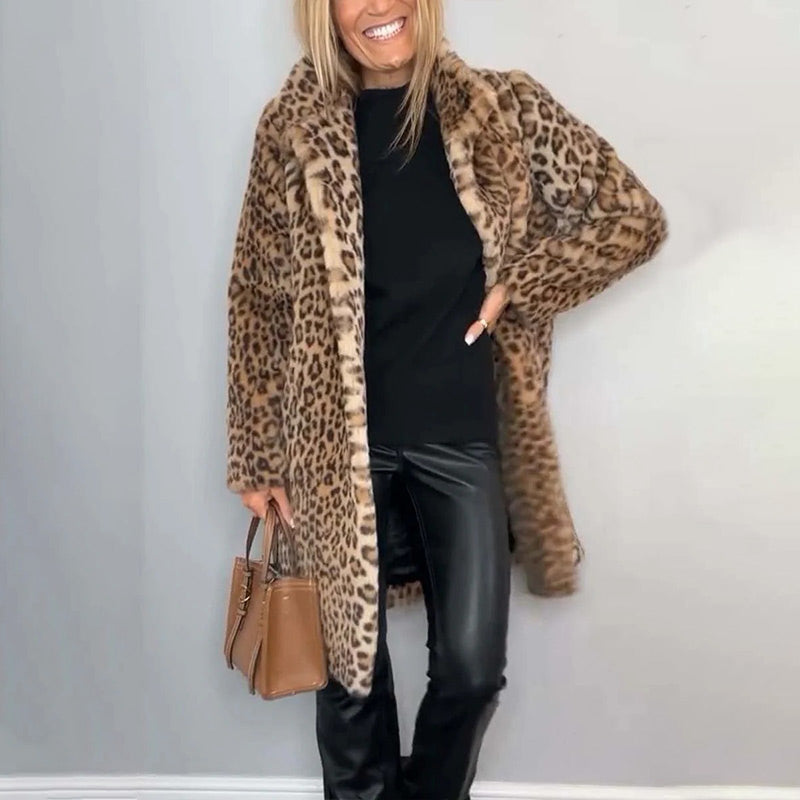 Greta | Mantel aus Öko-Fell mit Leopardenmuster