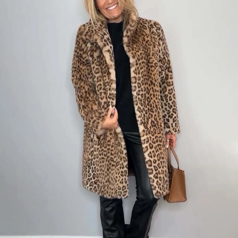 Greta | Mantel aus Öko-Fell mit Leopardenmuster