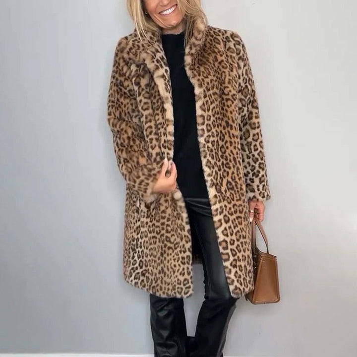 Greta | Mantel aus Öko-Fell mit Leopardenmuster