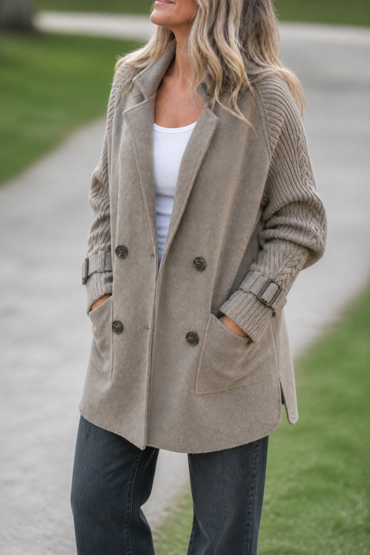 Theresa | Zweireihiger Mantel mit Strickdetails