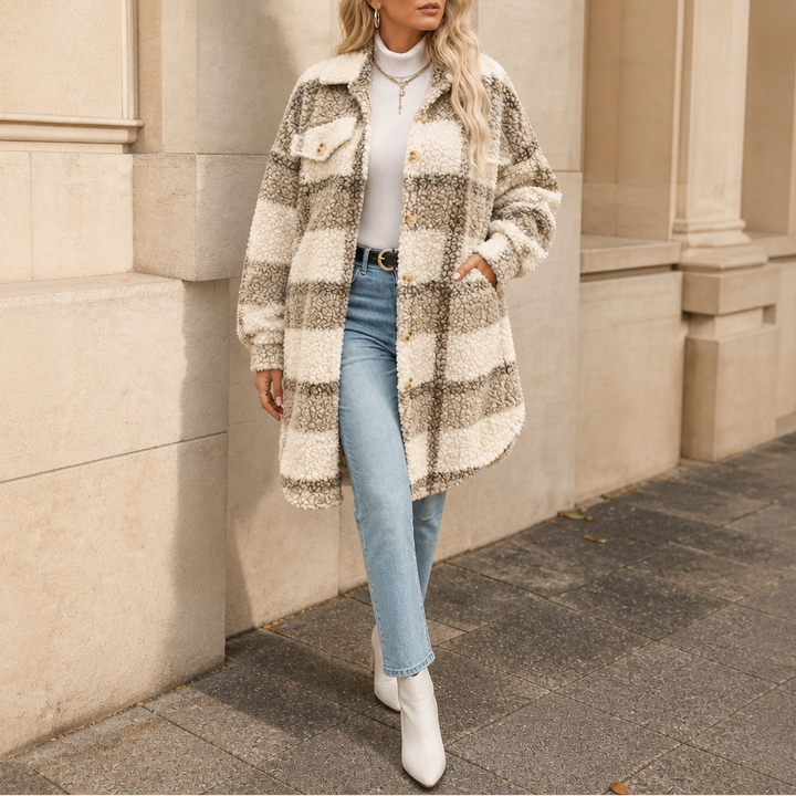 Clara | Kuscheliger Karomantel im Teddy-Look
