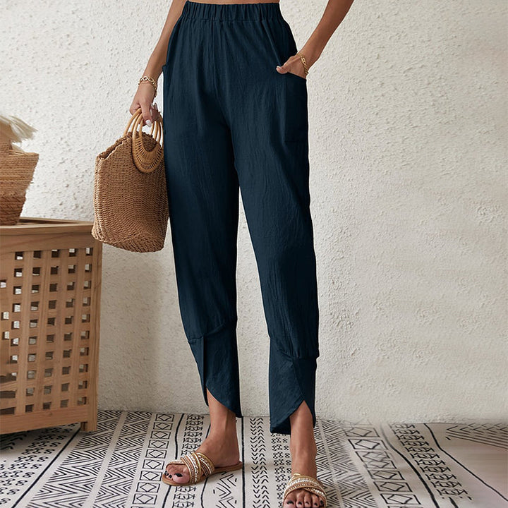 Essari - Hose mit Schlitzdetails